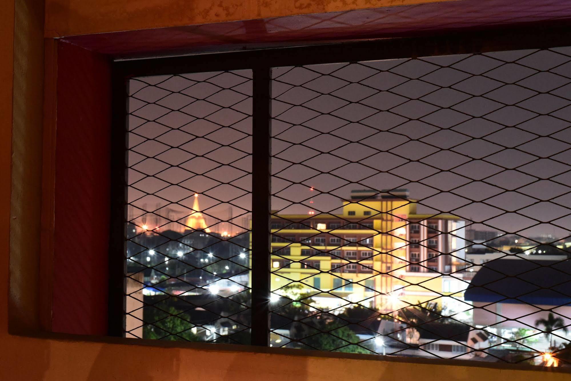 Trendy Hotel Nakhon Pathom Exterior photo