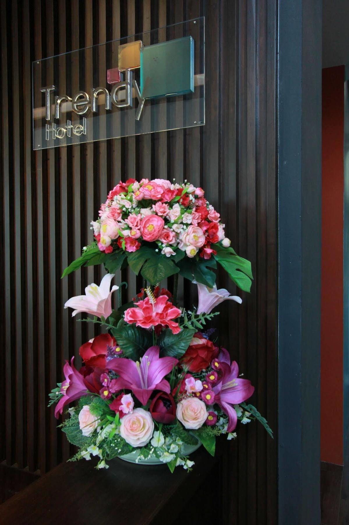 Trendy Hotel Nakhon Pathom Exterior photo
