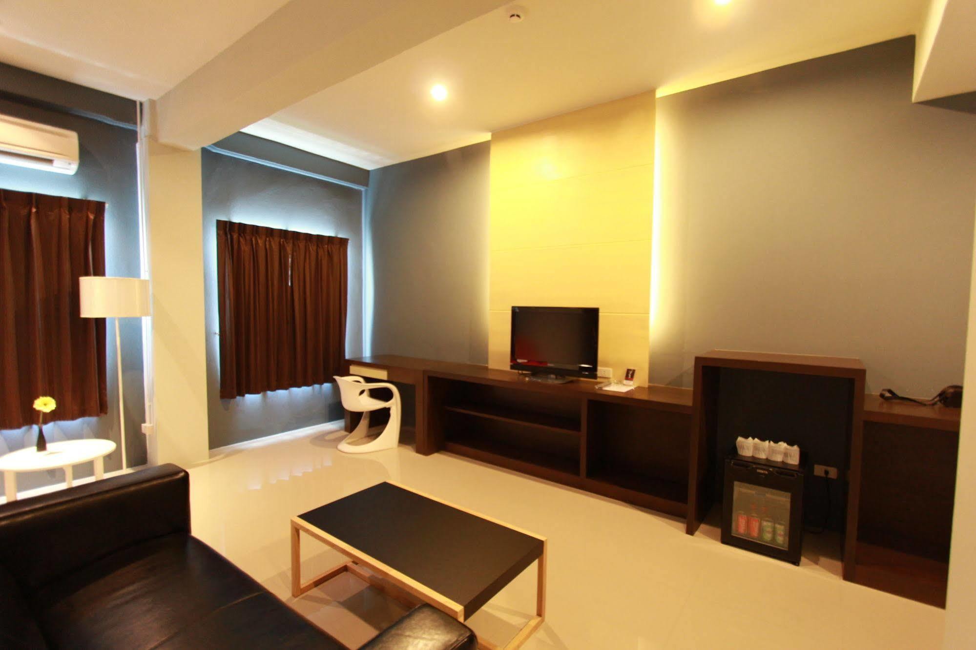Trendy Hotel Nakhon Pathom Exterior photo